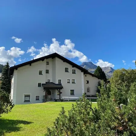 Chesa Muntanella Apartment *